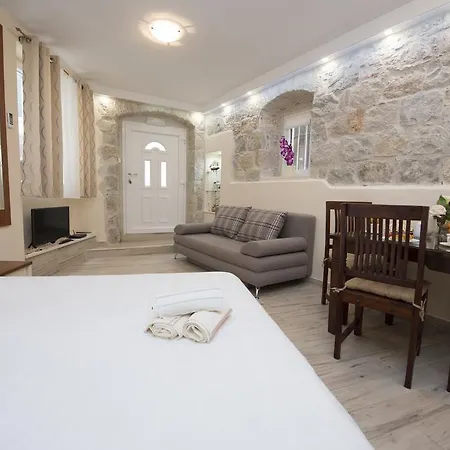 Stone Beauty Apartment *